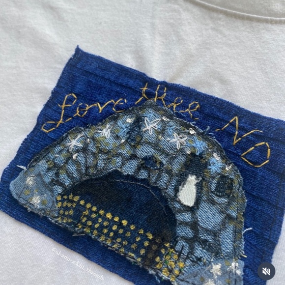 University of Notre Dame embroidered grotto top - Picture 3 of 10